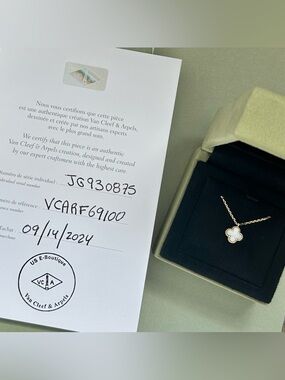 Van Cleef & Arpels Sweet Alhambra Mother-of-Pearl MOP Pendant Necklace 18K YG
